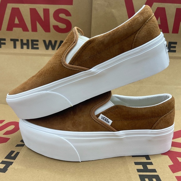 Vans W Classic Slip-On Platform Sneakers 
Stackform
Nubuck Chipmunk
VN000CN1GWT - Picture 8 of 16